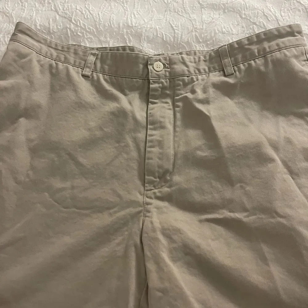 Vineyard Vines‎ khaki shorts size 38